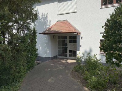 Ruhige 2 Zimmer Wohnung in Hattersheim mit Tiefgaragenparkplatz von Privat
