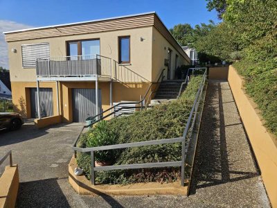 Moderne und altersgerechte 3 Zimmer Wohnung mit Balkon
