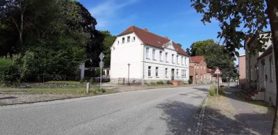 - freistehendes Mehrfamilienhaus im Zentrum