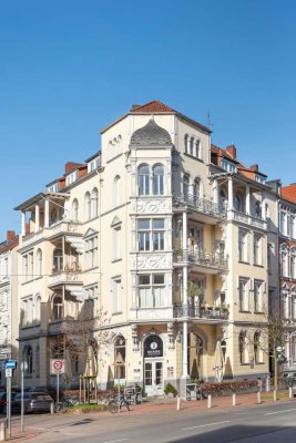 Wunderschöne 2 Zimmer Dachgeschosswohnung mit Balkon in der Oststadt