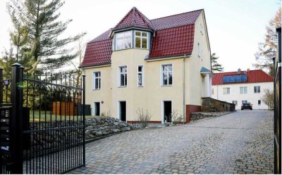 Stilvolle 5 Zimmer Wohnung in historischer Villa in Strausberg