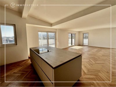 Luxuriöses Wohnerlebnis: Privatlift, Designerküche & Terrasse mit Fernsicht