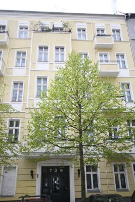 Zwischen Frankf. Tor u. Volkspark Fr.hain/Großzügige, ruhige Wohnung mit Balkon in gepflegtem Altbau