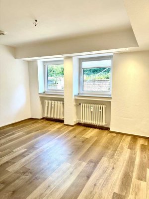 Stilvolle, sanierte 1-Zimmer-Wohnung mit EBK in Düsseldorf