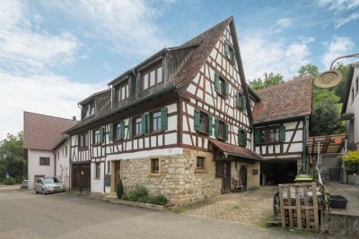 Wohnen wie im eigenen Haus – großzügige Maisonette mit Garten und Garage!