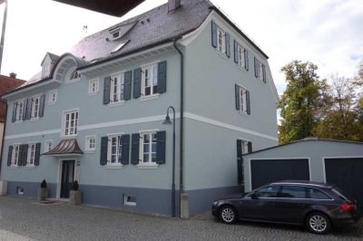 Sanierte 4-Raum-DG-Wohnung mit Einbauküche in Weißenhorn
