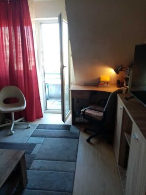 Gemütliche 1-Raum-DG-Wohnung mit Einbauküche in Mannheim