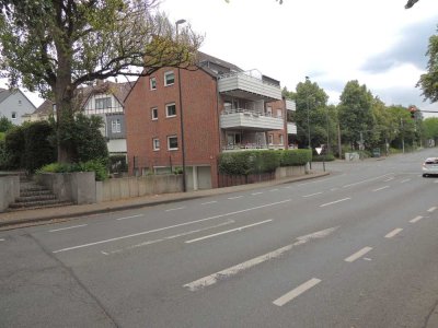 SCHÖNE 2-ZIMMER-ERDGESCHOSSWOHNUNG MIT BALKON IN ZENTRALER WOHNLAGE VON SOLINGEN-WALD