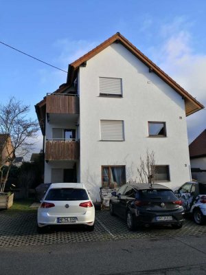 Modernisierte 3-Raum-Dachgeschosswohnung mit Balkon und Einbauküche in Neckarsulm