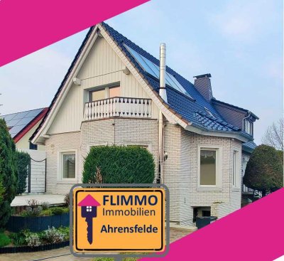 überzeugendes Familienhaus:  mit Keller, Kamin, Pool | Top Anbindung