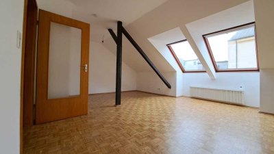 Helle 1-Zimmer-Dachgeschoß-Wohnung (1 Zimmer, K, D ,B) in Wuppertal-Barmen