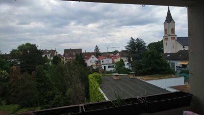 Gepflegte 2-Zimmer-Wohnung mit Balkon und EBK in Ludwigshafen am Rhein
