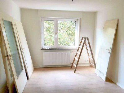 Schöne, helle  2 Zi - mit Einbauküche, Balkon und Autostellplatz in Düsseldorf - Flingern Süd