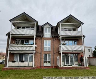 Schicke Dachgeschosswohnung mit Balkon und Garage