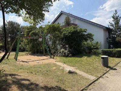 Frisch renovierte, möblierte 1,5-Zimmer-Wohnung mit Terrasse & Garten in Stuttgart