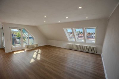 Einfach nur traumhaft - 3,5-Zi.-Whg. mit EBK, Balkon, TG, Burgblick, Neuer Boden, uvm.