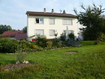 Gemeinde Neuburg/Inn: Großzügiges Einfamilienhaus mit Möglichkeit zur Aufteilung in zwei separate Wo