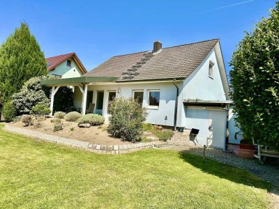 Freistehendes EFH mit Garage mit Sanierungsbedarf in Ringsheim