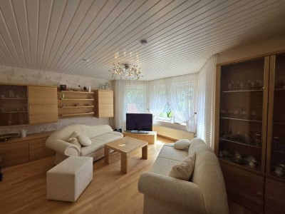 Gepflegtes Zweifamilienhaus in Bantorf – ruhige Lage, moderne Ausstattung