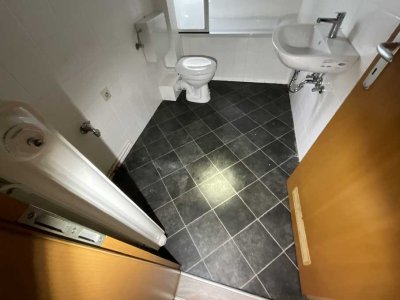 Charmante 3-Zimmer-Wohnung in Wilhelmshaven – Helle Etagenwohnung mit Badewanne und Laminatboden