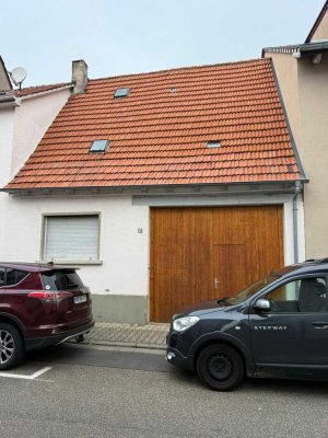 Reihenmittelhaus mit Garten & Garage