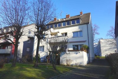 Renovierte und frisch gestrichene 2-Zimmer-Dachgeschosswohnung in Leverkusen-Manfort!
