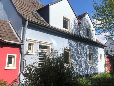 Neuss-Furth Süd - Zwei Häuser auf einen Schlag mit bestmöglichen Nutzungsoptionen!