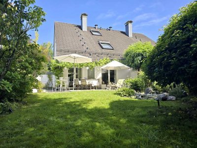 Moderne Doppelhaushälfte mit gehobener Innenausstattung & Garten - Ruhige Lage von Solingen-Gräfrath