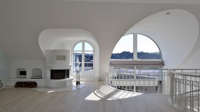 LICHTVERWÖHNTE DG-GALERIE-WOHNUNG MIT SCHÖNER TERRASSE UND EINBAUKÜCHE