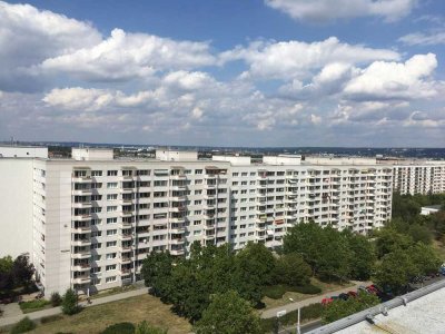 Wir sanieren für Sie: weitläufige 3-Zimmer-Wohnung