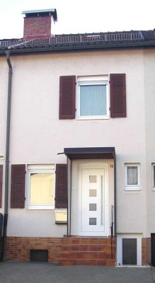 Kleines Reihenhaus mit Autostellplatz und Garten / Die bessere Alternative zu einer Wohnung