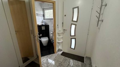 Modernisiertes 7-Zimmer Reihenmittelhaus mit Garage in Untereisesheim