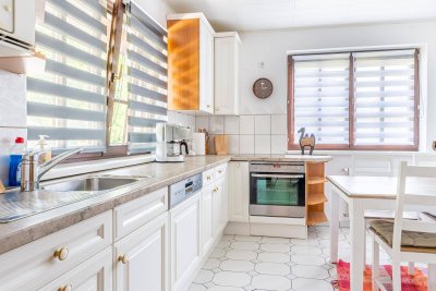 Helle 4-Zimmer Wohnung mit Terrasse und Stellplätzen