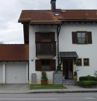 gepflegte Doppelhaushälfte mit schönem Garten
