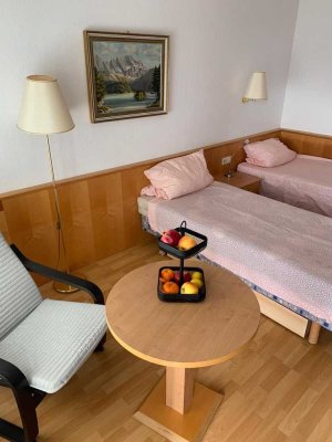 Helle 1-Zimmer-Wohnung mit Balkon & Schwimmbad