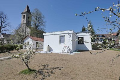 Entzückender Bungalow mit großem Garten, Garage und zwei Stellplätzen - Erstbezug nach Kernsanierung