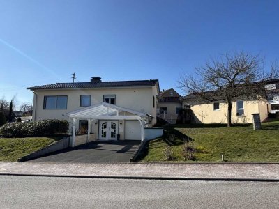 Wohnen und Arbeiten unter einem Dach! Großes Haus mit 2 zusätzlichen ELW  in Hünstetten-Kesselbach!