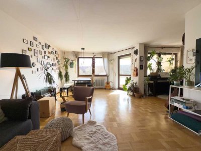 Rarität im Bismarckviertel Großzügige 3,5 Zimmer Wohnung mit Südbalkon
