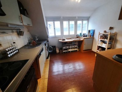 Zentrale 2-Zimmer-DG-Wohnung in Würzburger Innenstadt