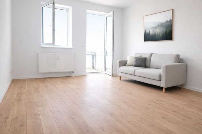 Neu! sanierte 58 m², separate Küche,  mit Balkon