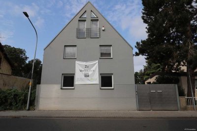 Modernes Einfamilienhaus mit offenem Küchenbereich und Wellnessbad – Ihr Traum vom Eigenheim