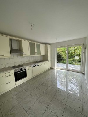 Wohnen wie im eigenen Haus 3 Zimmer  Einbauküche- Terrasse zum Garten-Balkon-Tageslichtbad-Gäste-WC