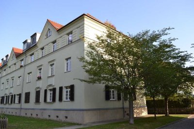 Idyllisch Wohnen - 2-Zi-Altbau mi Loggia, HHK, Garten*, EBK*