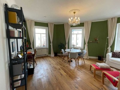 Stilvolle 2-Zimmer Wohnung mit Altbaucharme - bezugsfrei