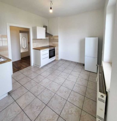 * Einziehen & Wohlfühlen* Schicke 2-Raumwohnung + Loggia + Wannenbad + Einbauküche!