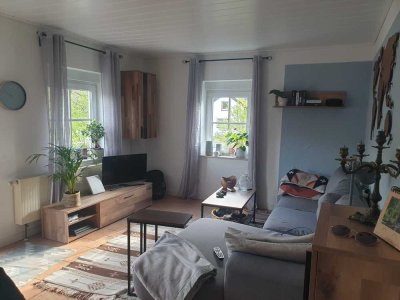 Gepflegte Wohnung mit drei Zimmern sowie Balkon und EBK in Lennestadt