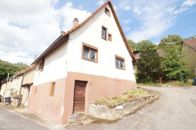 Denkmalgeschütztes und sanierungsbedürftiges Einfamilienhaus in Olnhausen zu verkaufen!