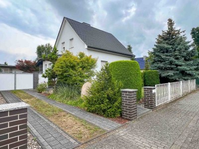 Tolles Haus auf RIESIGEM Grundstück - Swimmingpool - schneller Bezug möglich