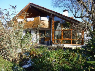 Großzügiges Einfamilienhaus mit attraktivem Dachstudio und exklusivem Wintergarten in Ortsrandlage!