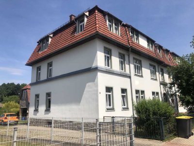 Frisch renoviert! 3,5 Zimmer-Whg. in guter Wohnlage zu vermieten! Dachgeschoss! Stellplatz!